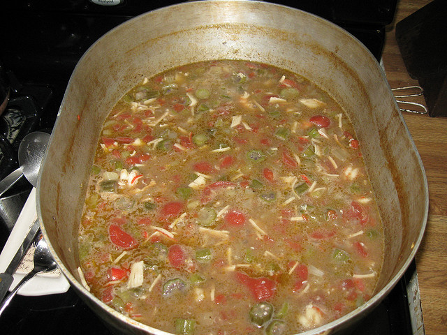 Olla de gumbo Photo by Mike Lipscomb @ Flickr
